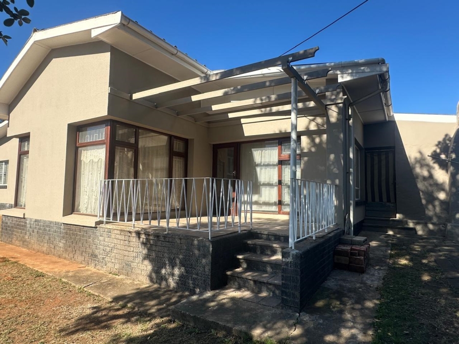 4 Bedroom Property for Sale in Bothasrus Eastern Cape